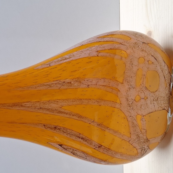 #ACO Handblown Glass vase orange and white with bubbles throughout - Picture 7 of 9